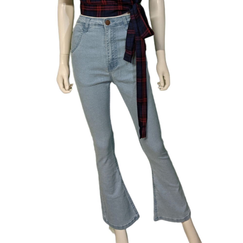 Pretty Little Thing Petite Light Wash Stretch Denim Flare Jeans 4